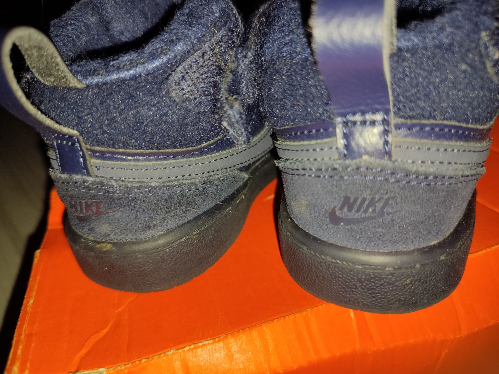 Nike Court Borough Mid 2 rozmiar 23.5
