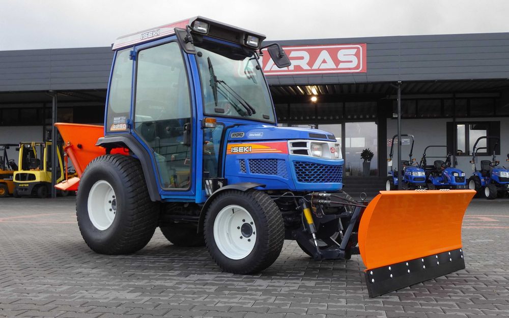 Zestaw zimowy Traktorek ISEKI TH 4290 AHL 4x4 Pług (221101.4) - Baras