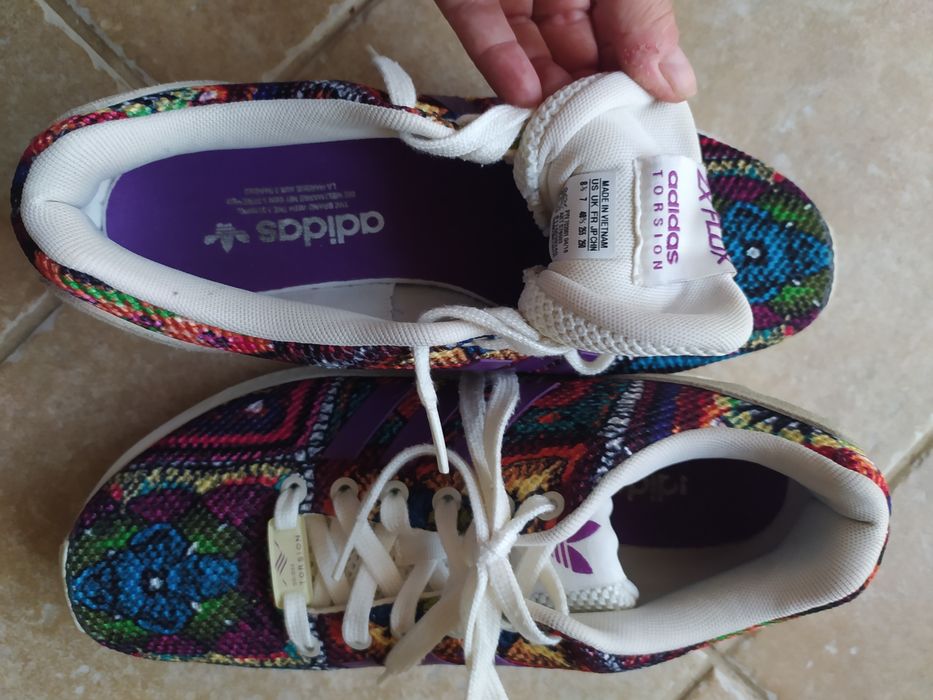 Adidasy damskie 40 2/3r, US 8,5; UK 7, długość wkladki 25cmmodel Torsi