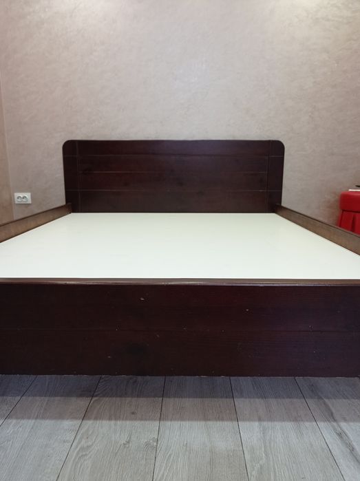 Ліжко двоспальне