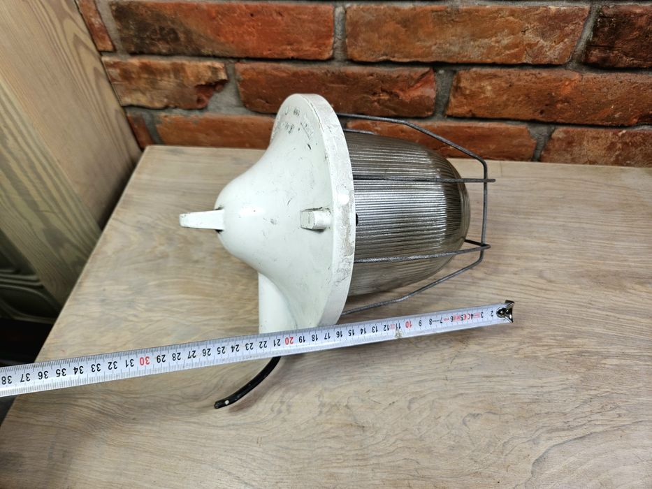 Duza lampa przemyslowa