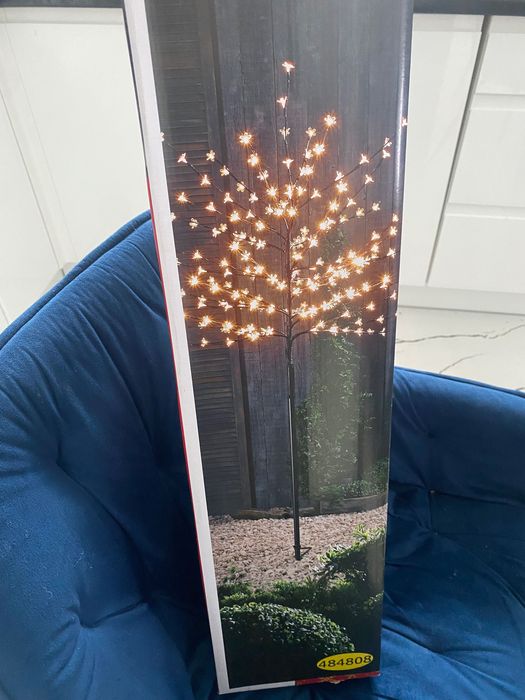 Choinka kwiatki świąteczna ozdoba do ogrodu do domu drzewko