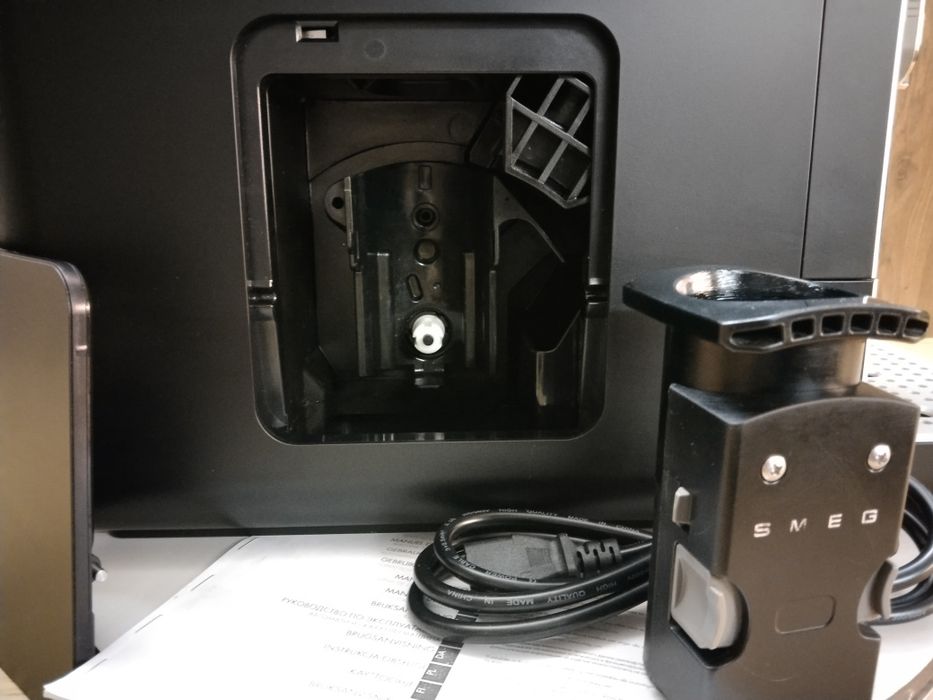 Ekspres Smeg BCC02BLMEU