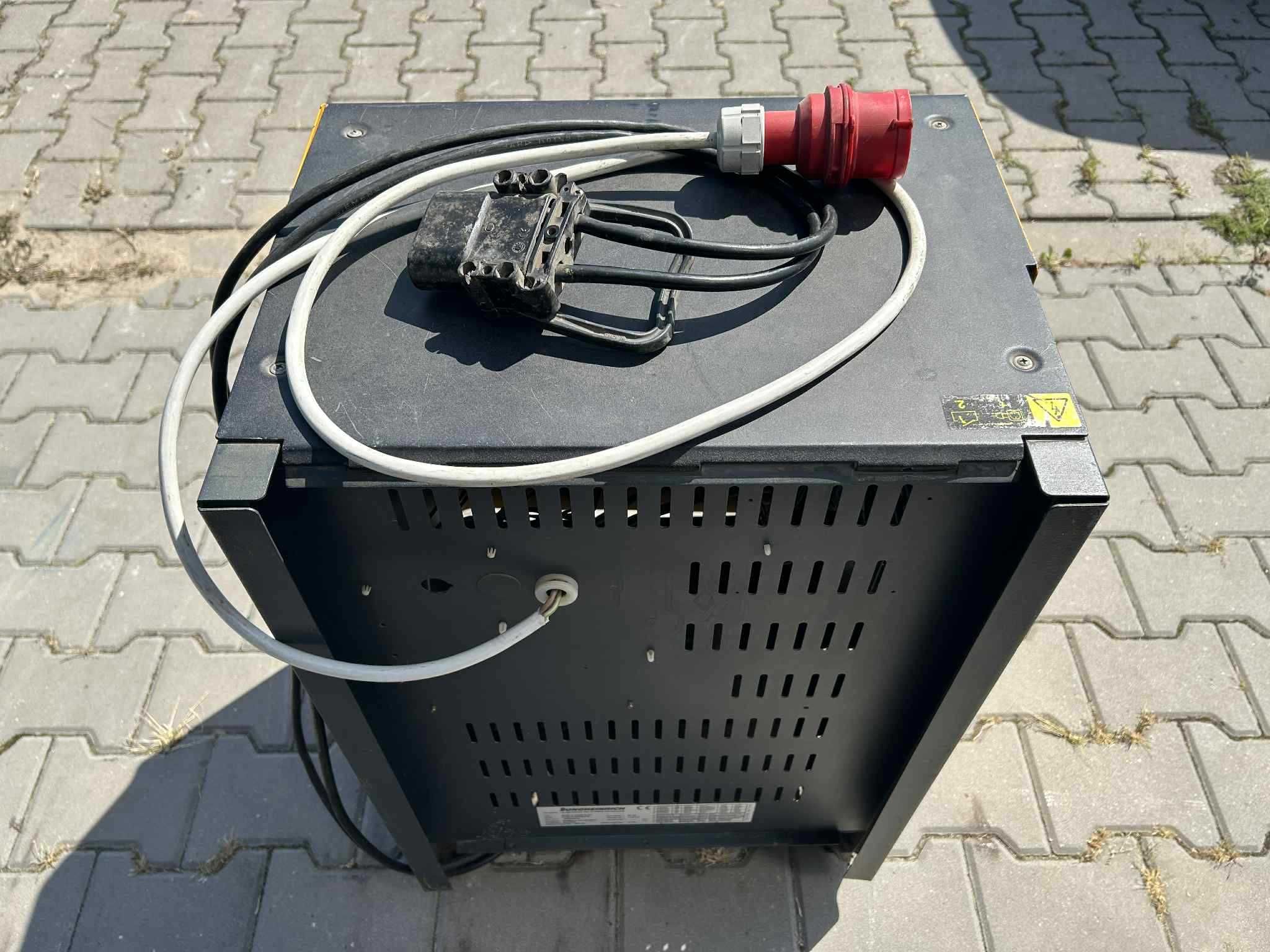 Ładowarka do wózka widłowego Jungheinrich E230 G24/65 B-ET USZKODZONA