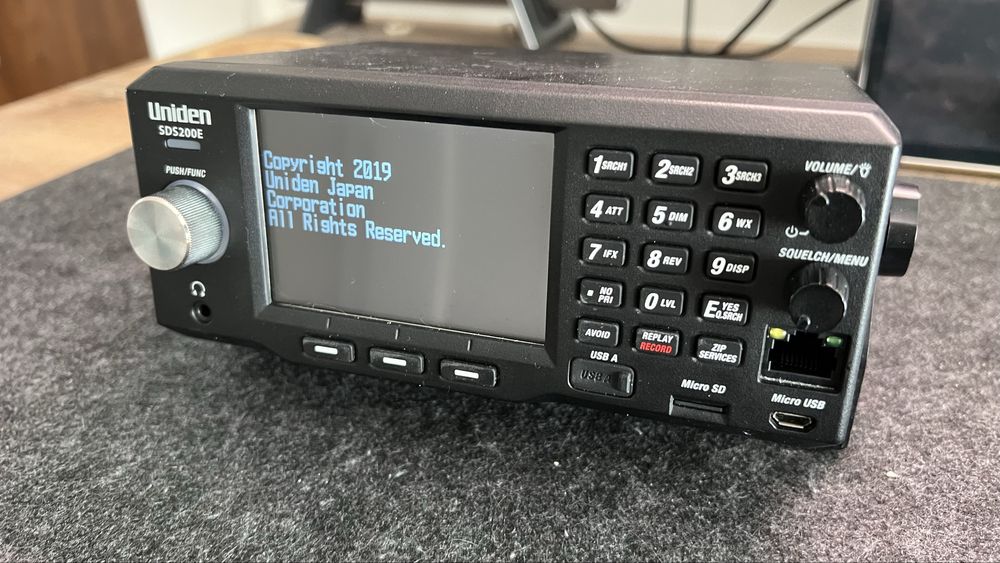 Skaner szerokopasmowy UNIDEN SDS200e DMR
