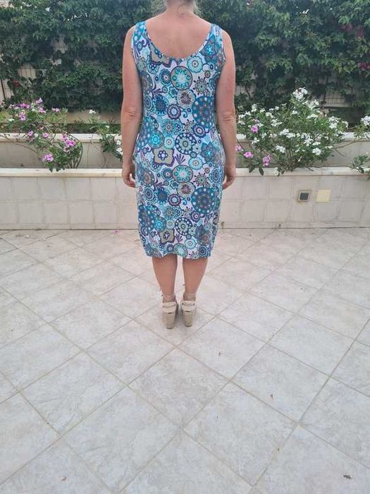 Vestido azul feito à mão