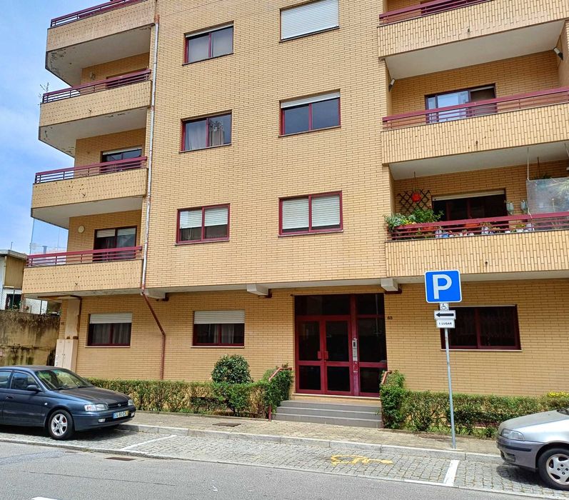 Apartamento T1 • Rés do Chão Elevado • 65 m² • Vila Nova de Gaia