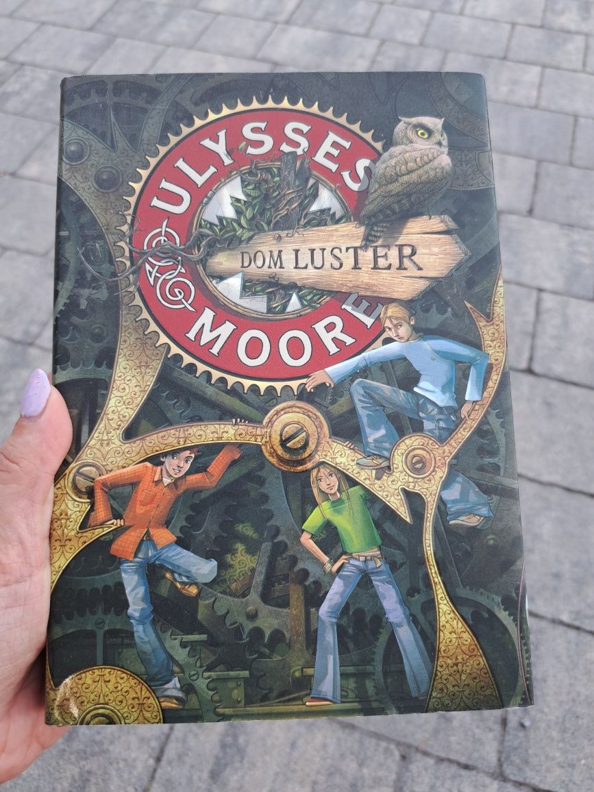 Sprzedam książkę "Dom luster" Ulysses Moore