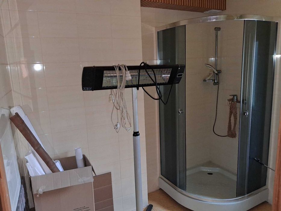 Будинок з ремонтом та басейном у Крюкові