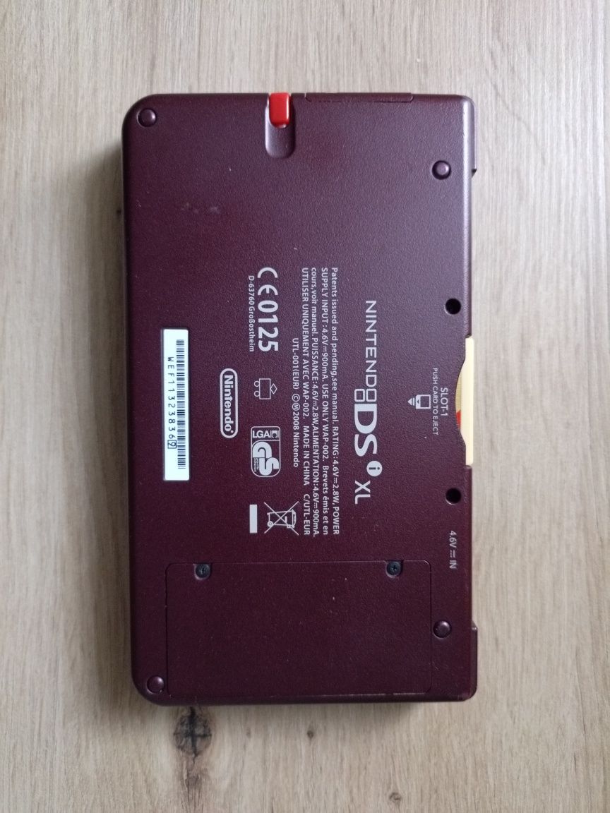 Nintendo DSi XL + R4