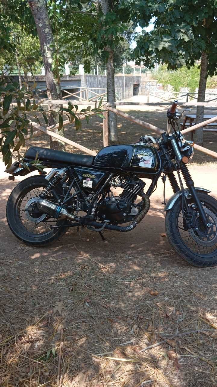 Mash, mota 125 cc