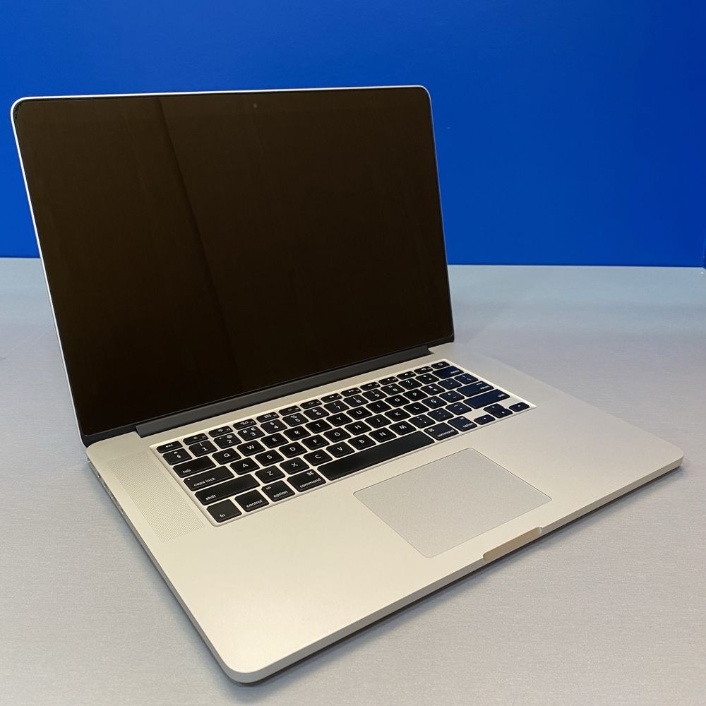 Macbook Pro 15 Mid 2015 i7 16GB RAM 256GB SSD