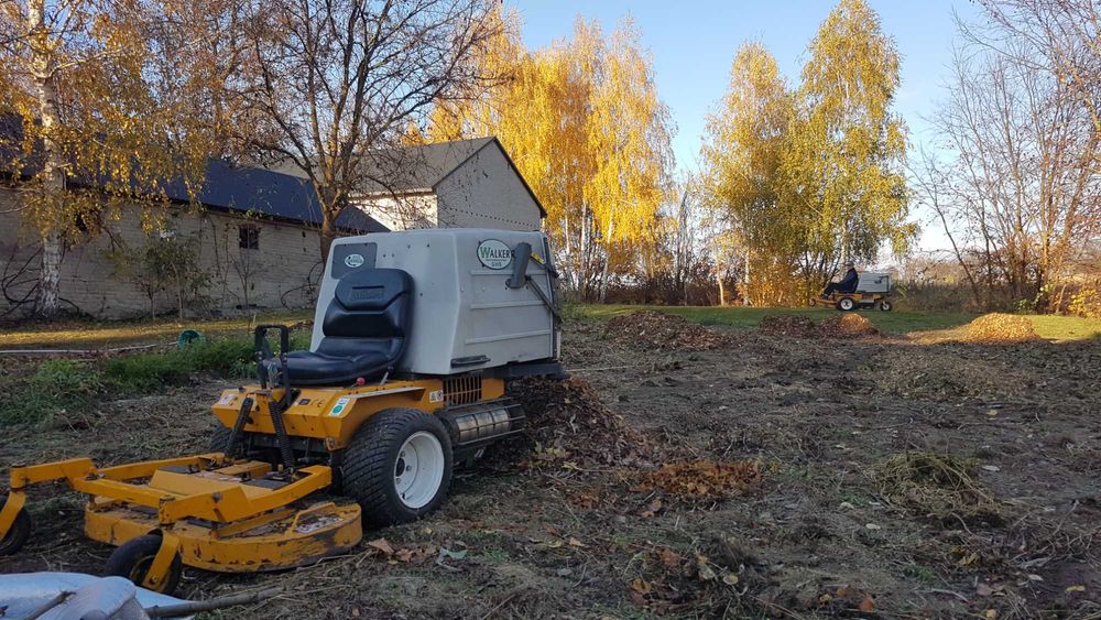Kosiarka zbierajaca liscie, trawę, turbina Walker USA