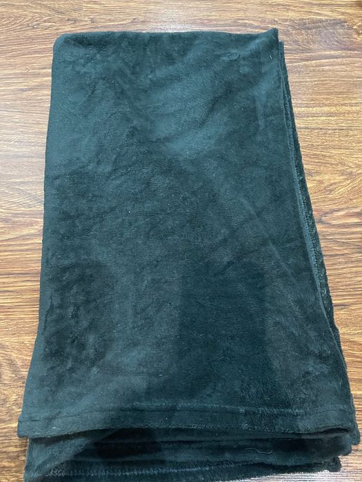Ciemnozielony koc - Sinsay Home - używany