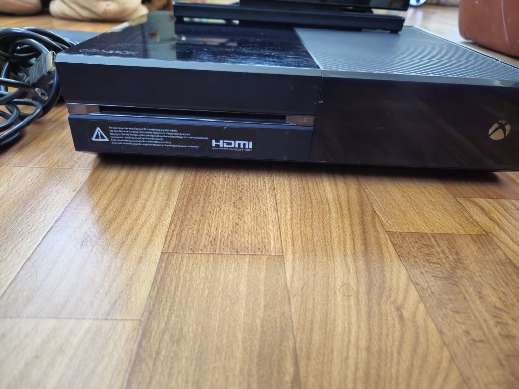 Продам XBOX ONE 365GB