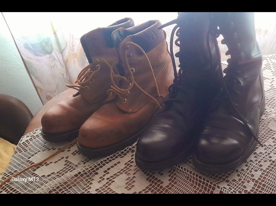 Duas Botas de trabalho tamanho 41