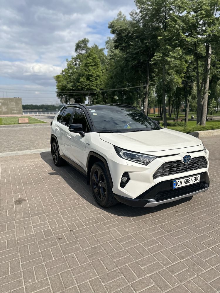 Toyota Rav 4 2020 рік