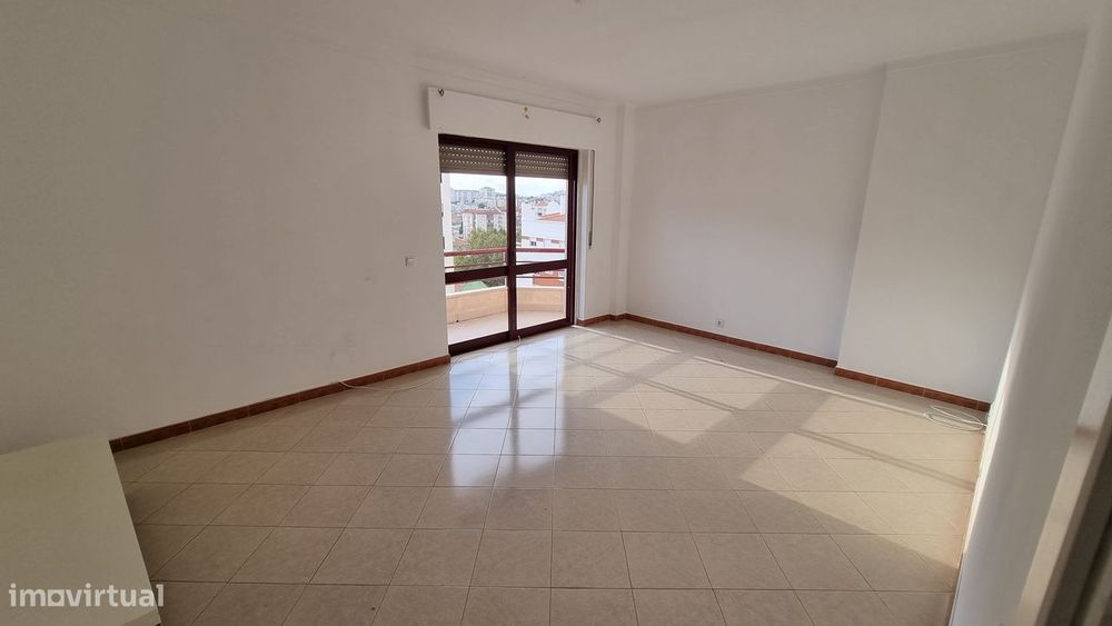 Apartamento Cacém - Av Bons Amigos - Eiras