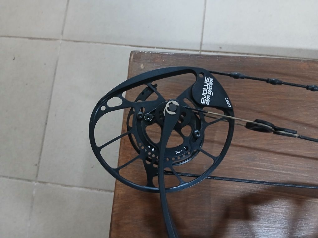 Compound PSE XPEDITE NXT 60 / 70 LB