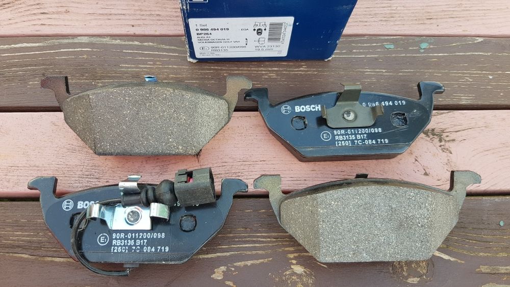 Тормозні колодки BOSCH