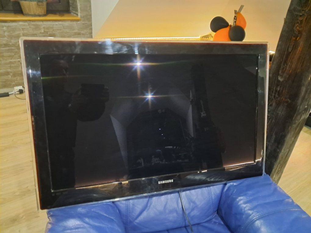 Sprzedam TV Samsung UE40D70008