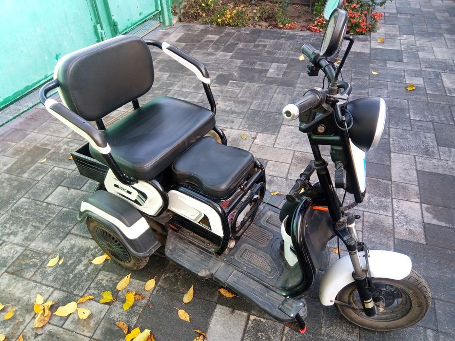 Трицикл електричний,електроскутер