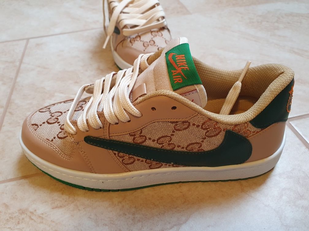 Nike Travis gucci