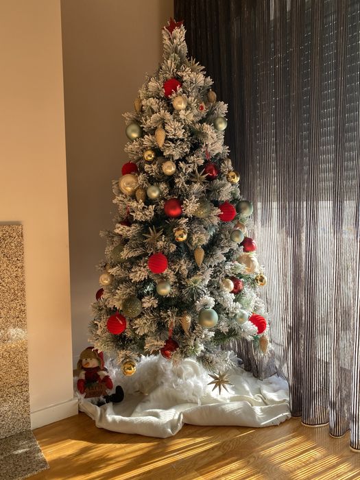 Árvore de Natal com neve