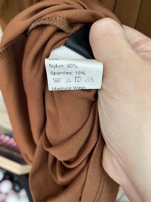 Sukienka kobieca dopasowana marszczona