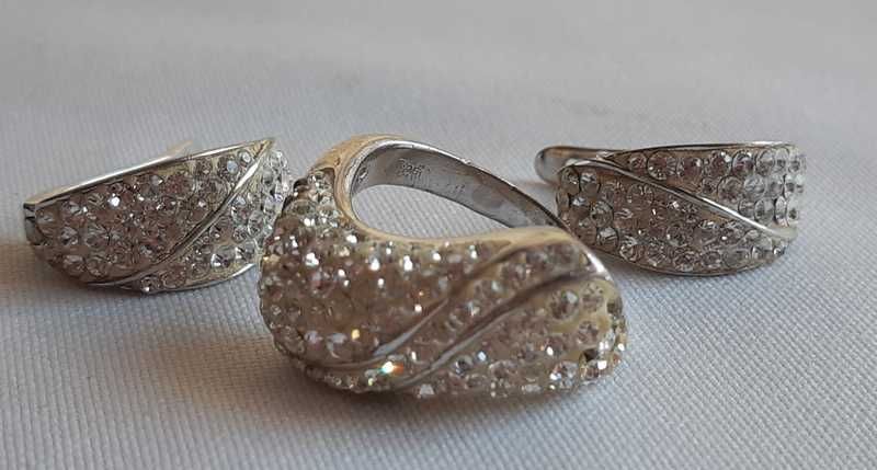 Гарнитур серебро 925 пробы кольцо и серьги, фианиты