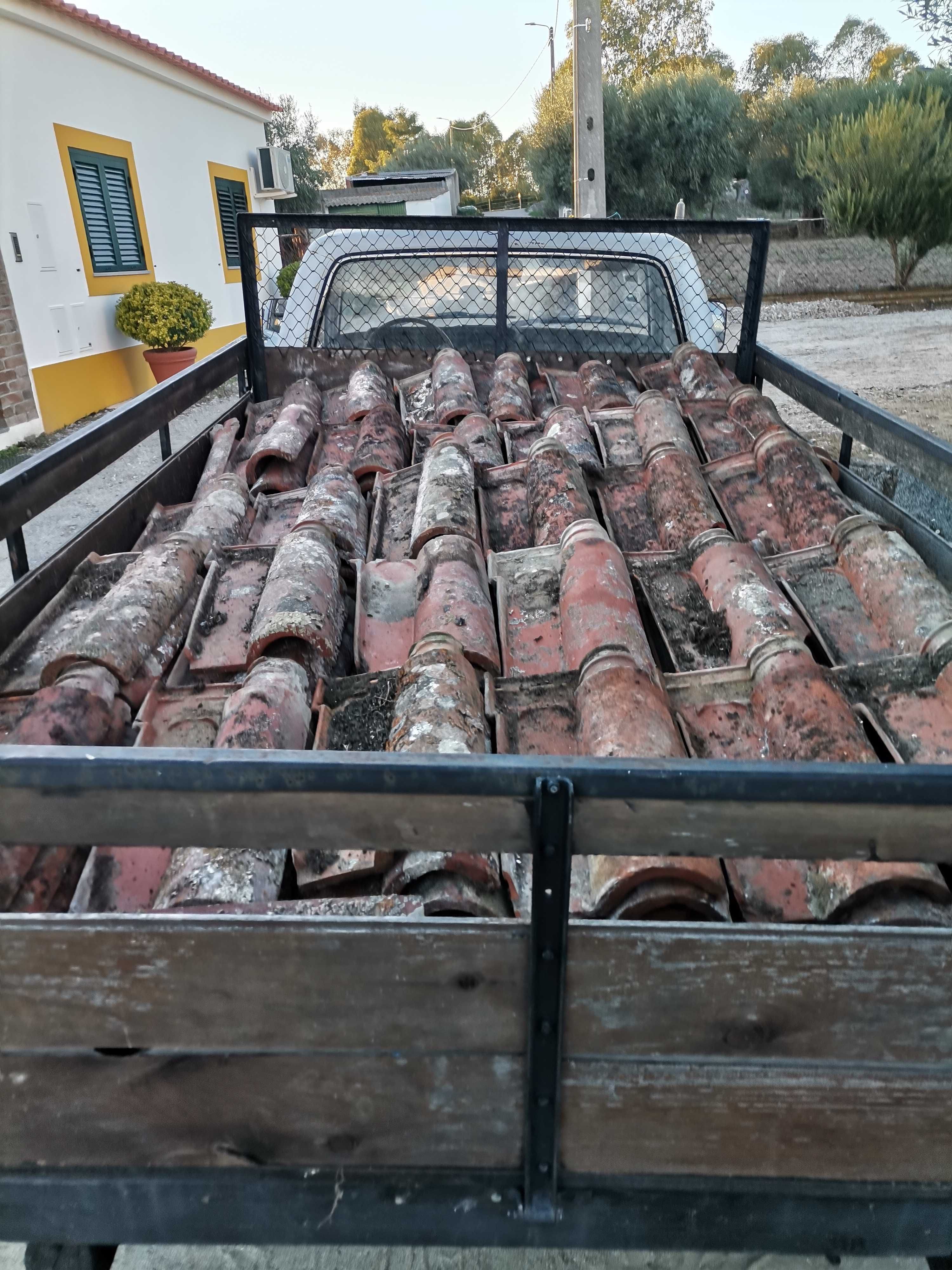 Carrego entulho em sua obra