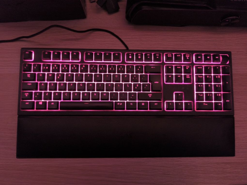 Tecaldo Razer Ornata V2 RGB com caixa