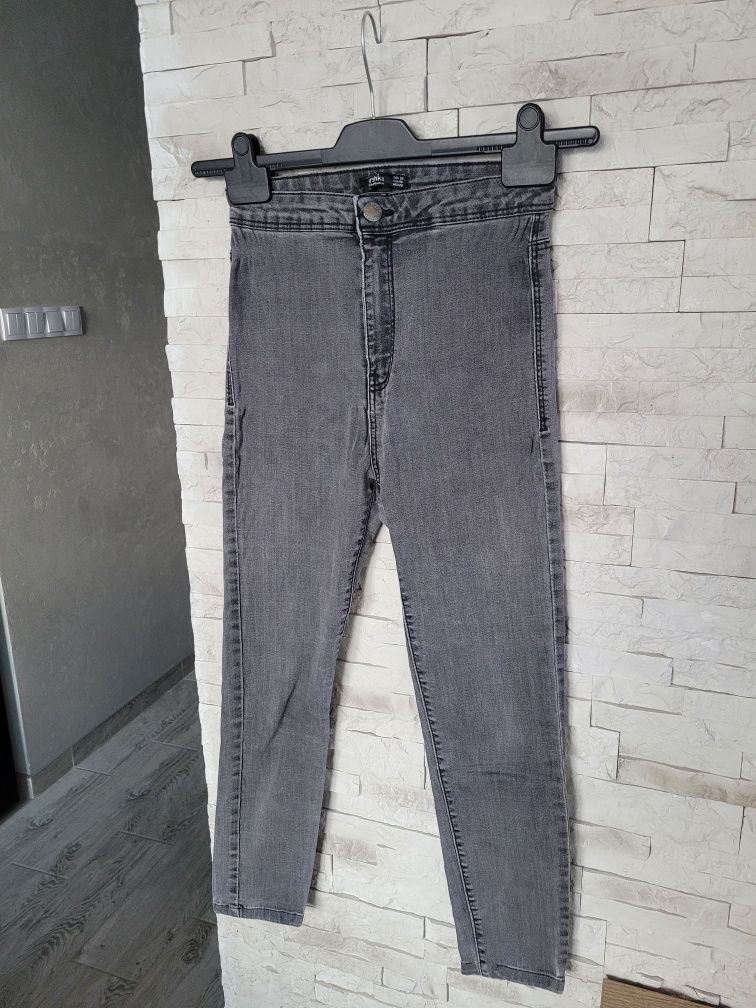Szare elastyczne spodnie jeans wysoki stan rurki Bershka S/M