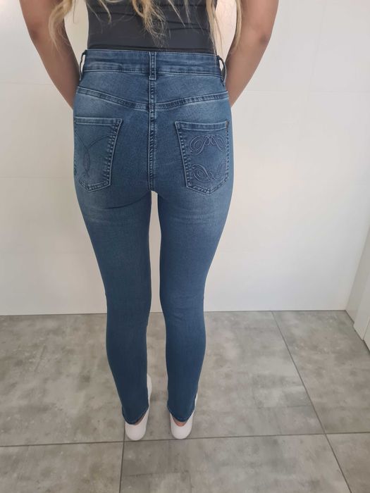 Spodnie firmy Patrizia Pepe rozmiar 26