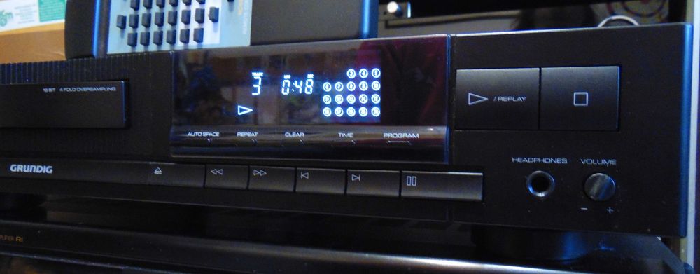 CD-програвач Grundig CD 435 в хорошому стані