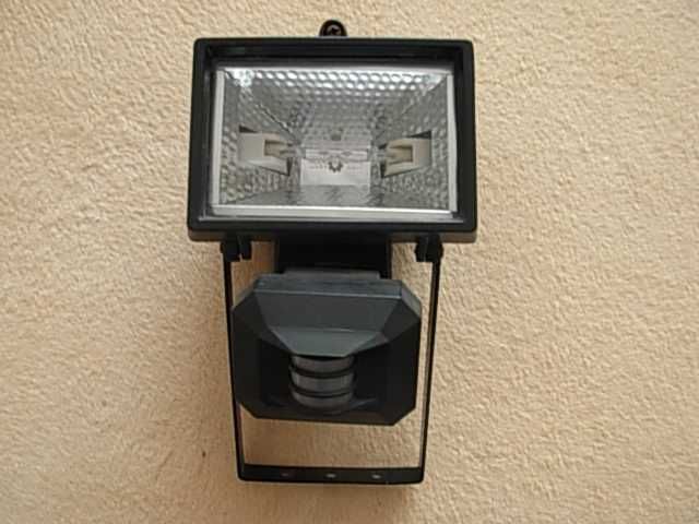 Halogen  warsztatowy  LED 3 W230 V nowy 60p +2 halogeny  Gratis