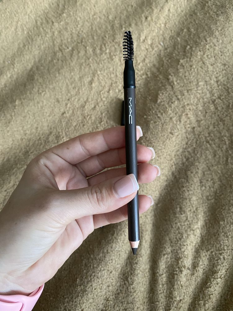 Олівець для брів MAC відтінок Velvetstone