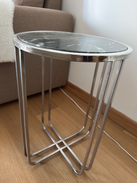 Mesa de apoio para sala ou quarto
