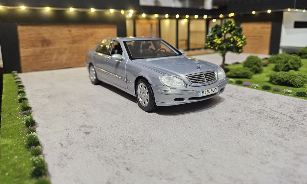 1/18 Mercedes S500