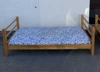 Łóżko sosnowe z materacem