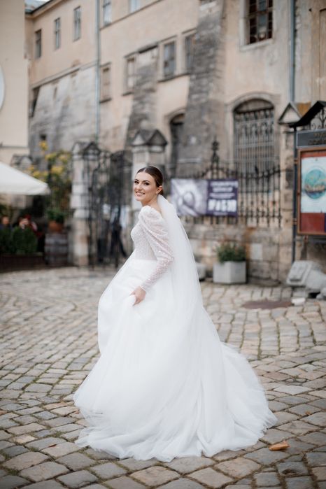 Весільна сукня