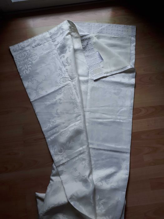 Sprzedam nowe zasłony na tasmie koloru ekri