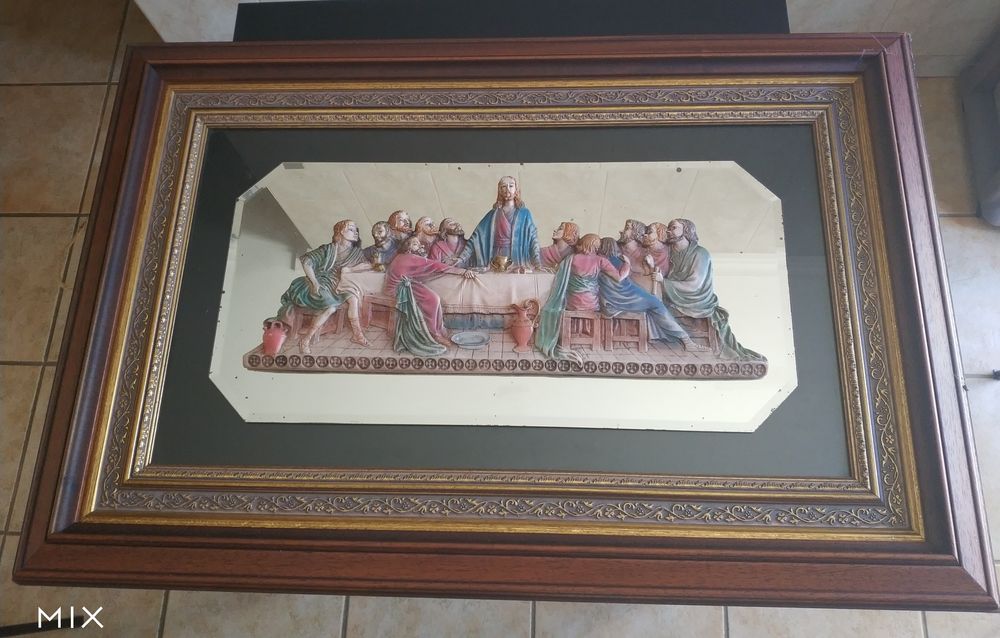 Quadro religioso em relevo “A Última Ceia” – madeira trabalhada
Quadro