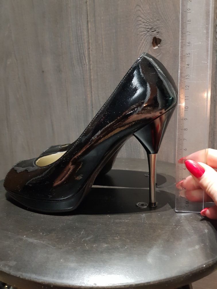 Buty na wesele, szpilki lakierowane czarne Ryłko r. 37,5
