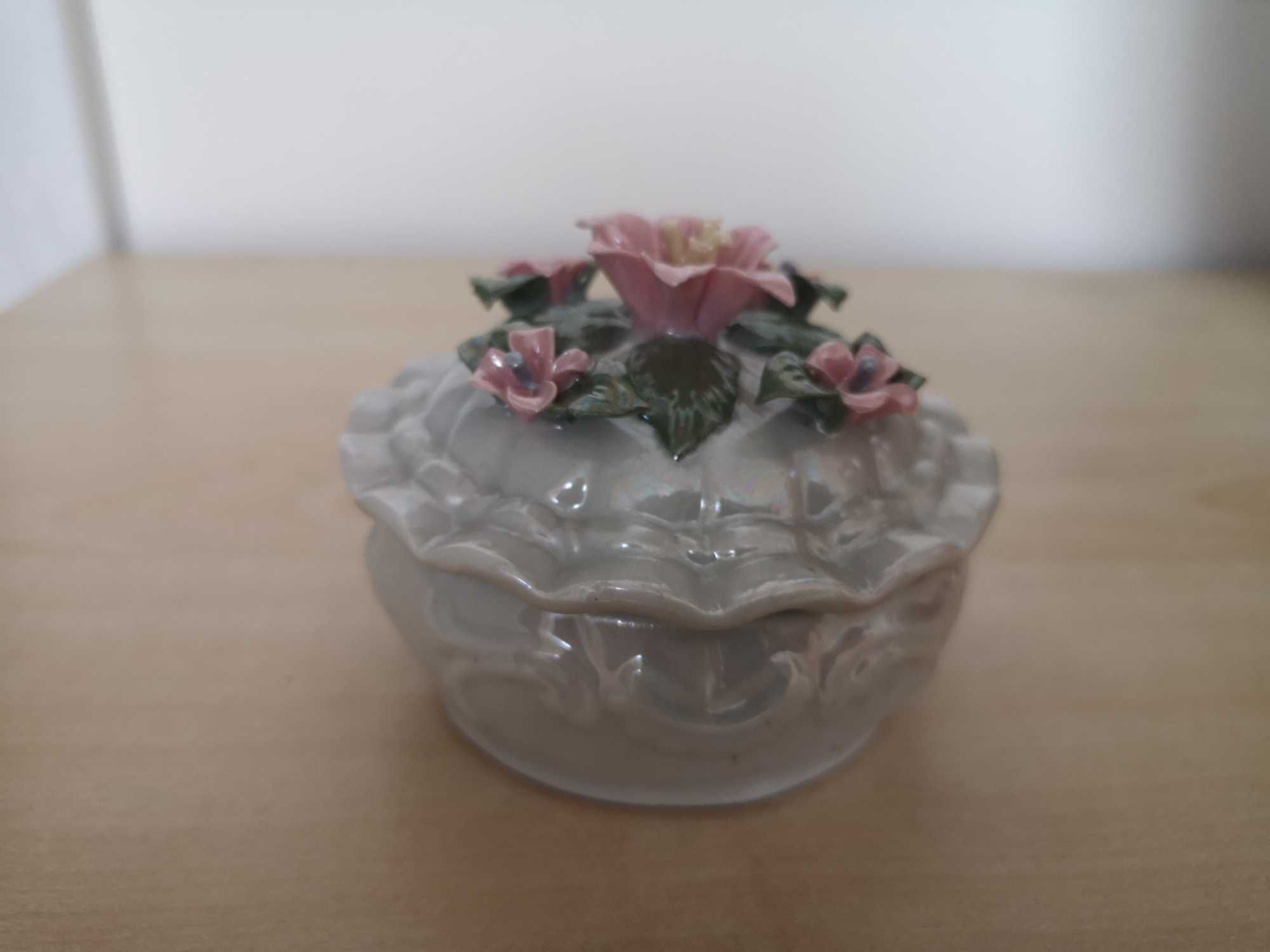 ceramiczne puzderko na biżuterię