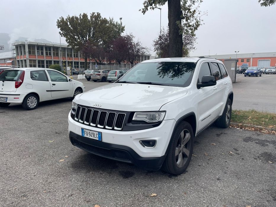 Jeep Grand Cherokee WK2 2015 rok 203 tys uszkodzony silnik