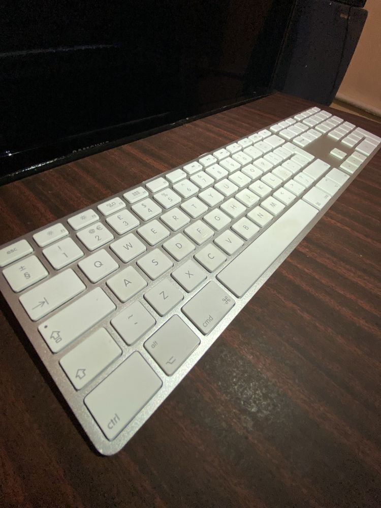 Клавіатура компютерна Apple A1243