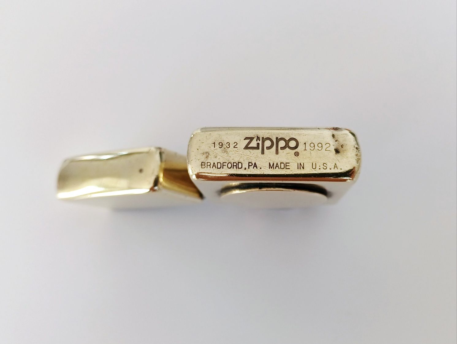 Złota zapalniczka Zippo z 1992 roku