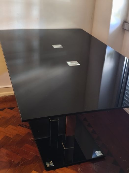 Mesa 1,60 x 90 cm em vidro fumado