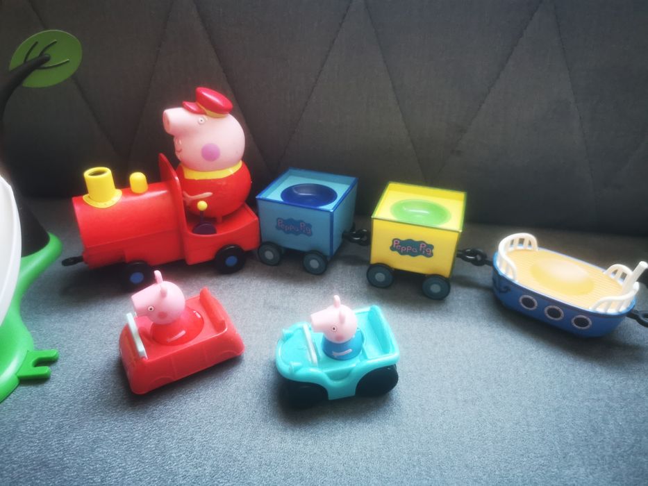 Zestaw domek na drzewie i ciuchcia